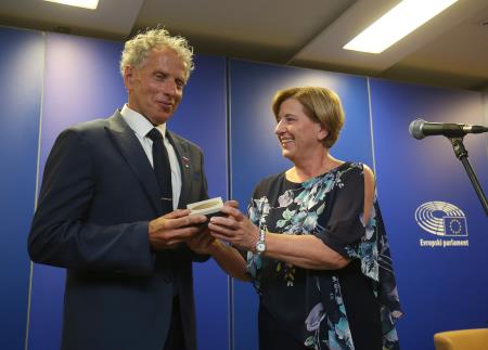 Podelitev nagrade EP državljan Evrope Sandiju Curku 15 Foto Ljubo Vukelič